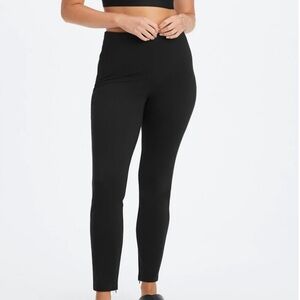 Fabletics Women’s Black 24/7 Skinny Pant, size Large